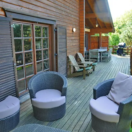 בית נופש Beautiful Wooden Chalet With Large Garden And Balcony, Located In *