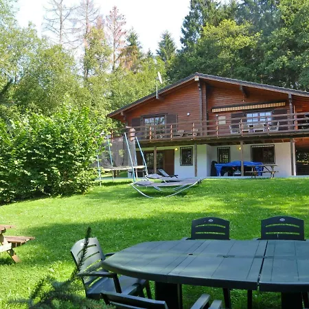 בית נופש Beautiful Wooden Chalet With Large Garden And Balcony, Located In