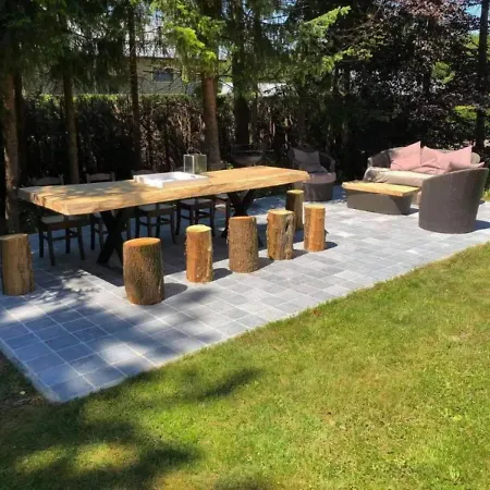 Beautiful Wooden Chalet With Large Garden And Balcony, Located In * ברוו