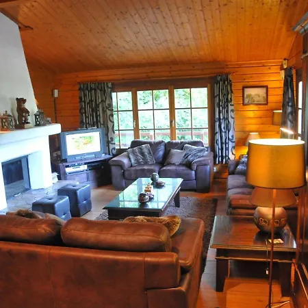 בית נופש Beautiful Wooden Chalet With Large Garden And Balcony, Located In ברוו